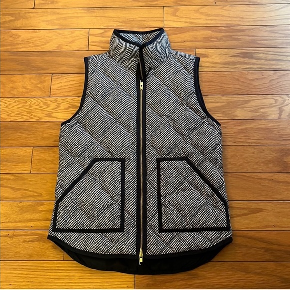 J. Crew Factory Jackets & Blazers - 🔥LIMITED TIME🔥J. Crew Herringbone Quilted Puffer Vest Size XS